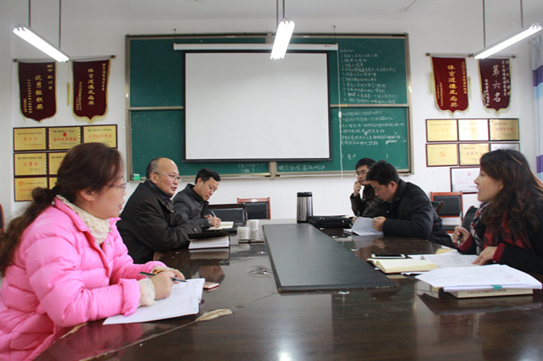 1480319590125829.jpg 宣讲团图片_副本.jpg